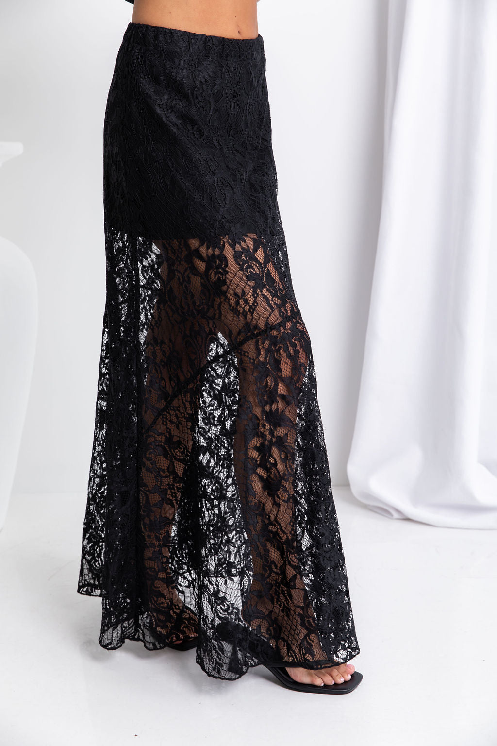 Zahra Lace Skirt - Black